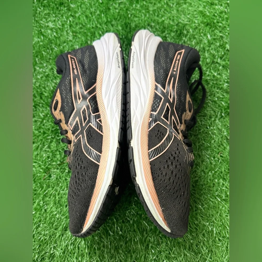 ASICS Women’s Black Running Shoes Size‎ 7